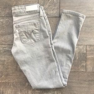 Gray Levi’s Demi Curve skinny jeans